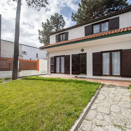 Spacious Beach And Golf Holiday home Charneca (Setubal)