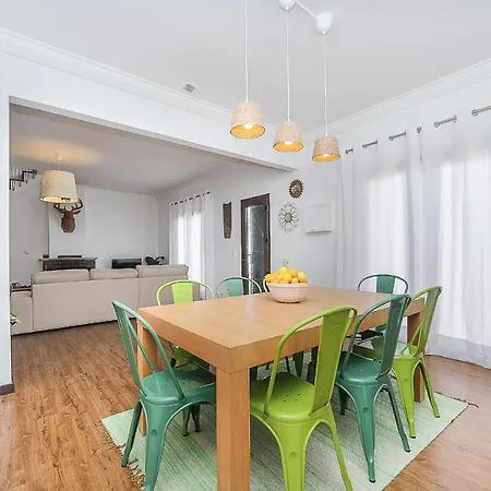 Spacious Beach And Golf Holiday home Charneca (Setubal)